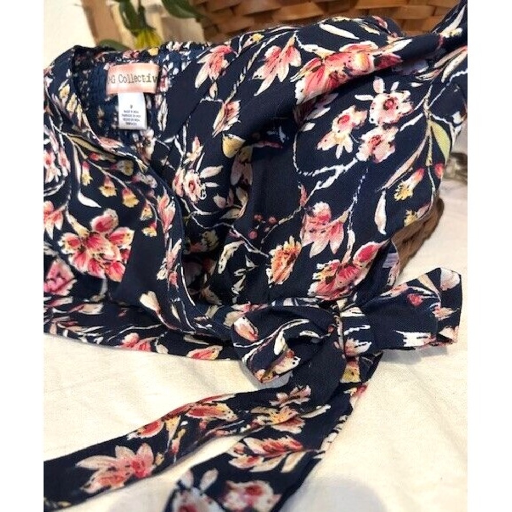 BOG  Navy & Pink Blue Floral Crop Bralette Spaghetti Strap Bow‎ Tie Top Sz Med